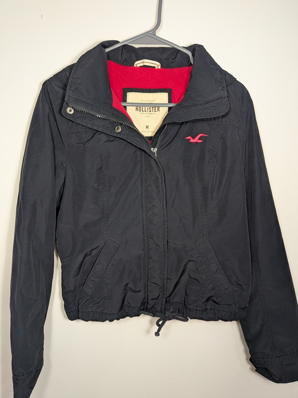 Hollister Women's All-Weather Navy Hooded Pink Lined Windbreaker Jacket M